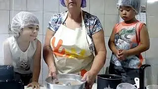 Bolo de Chocolate com Calda de Chocolate