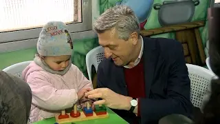 Syria: UN High Commissioner for Refugees visits destroyed Homs