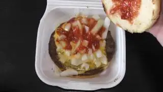 Cheeseburger od pana z burgerami -- brgr.arhn.eu