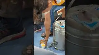 chai train vendor #streetfood #reels #foodie #ytshorts #food #fastfood