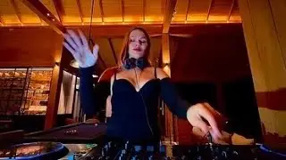 Jasminova dj - indie dance, melodic techno, progressive house mix