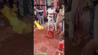 सिलेंडर में आग लगने पर बचने का तरीका🔥     #motivation