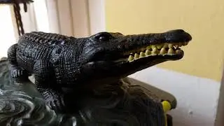 Gemmy croc-o-rock