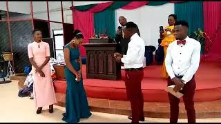moses akimvalisha Pete ya uchumba rose