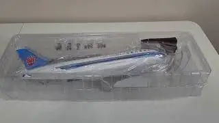 CHINA SOUTHERN Airlines Airbus A380-800 B-6136 unboxing and assemble.