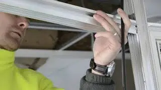 Groupe OPI: pose des cloisons modulaires   - Guingamp - Graces