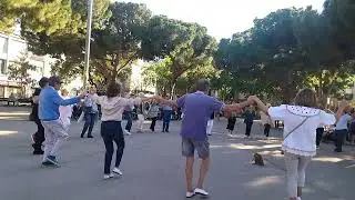 La dansa dels gegants. Montserrat Pujolar.