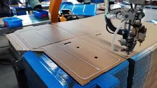 GluerX&reg; | Customized Six-axis glue plotter for Displays