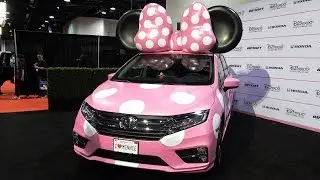 Minnie's Style: The Fashion of Minnie Mouse Display at D23 Expo 2017 &  Minnie Honda Oddyssey