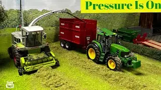 Big Panic Rain Is On The Way & Silage Is Dropped - The Big 1/32 Model Farm Diorama Day 96!