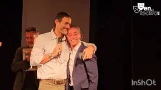 Luis Roberto Guzm&aacute;n agradece a Daniela Romo por acompa&ntilde;arlo en su reconocimiento a su Trayectoria 
