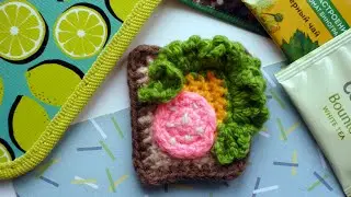МАСТЕР-КЛАСС: Брелок вязаный крючком. БУТЕРБРОД крючком. Еда вязаная. Схема вязания.