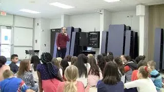 Hank Fellows Performs 