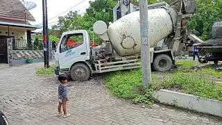 Nawa Jadi Mandor Ngawasin Molen Proyek
