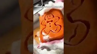 GINGERBREAD SOAP SUPER SUDSY SPONGE SQUEEZES #spongesqueezing #cleantok #asmrsponge #spongerinse