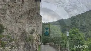 Подорож до замку Капрун (Burg Kaprun),  у Капруні, Австрія у липні 2025 року