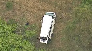 Six injured after minibus crashes in NSW Hunter Valley