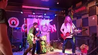 Dracula's Teeth (Live) - Poison Clan Rocks The World