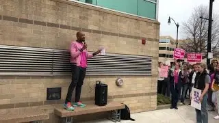 Lt. Gov. Mandela Barnes speaks ar rally