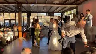 ΝΑΞΟΣ: ΠΑΡΑΔΟΣΙΑΚΟΣ ΝΗΣΙΩΤΙΚΟΣ ΓΑΜΟΣ 🎻 ΒΕΡΥΚΟΚΚΟΣ ΑΡΗΣ - ΝΙΚΟΛΑΚΗΣ & ΚΥΡΙΑΚΗ NAXOS BEACHES LIVE I