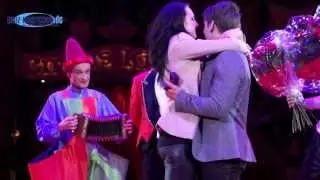 Traut sich: Heiratsantrag im Circus Krone am Rande der M&auml;rzpremiere am 01.03.2014