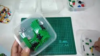 Time Lapse: Building of Red and Green Lion, Sword and Shield (Lepin version, A Lego KO)