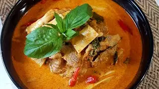 Gaeng Phed Moo | Pork Curry  | Lao food