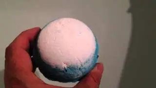 Lush 'Big Blue' bath bomb