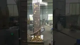 Automatic bottle cap wadding machine with feeding conveyor
