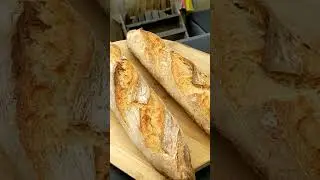 #phoodie #phoenixville #sourdough #breadartisan #sourdoughbaguette