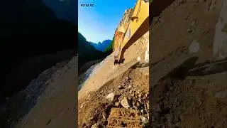 🚨 Excavator Balances on the Brink of a Cliff! #shorts