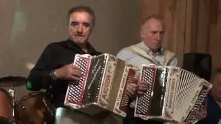 Gala d'accord&eacute;on Pinols.21 mai 2016. Intro. avec tous les musiciens. Marches.