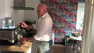 Short tutorial on how to pour a perfect Heineken on a Blade Blade beer dispenser Heineken