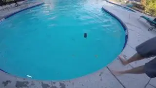 Altec Lansing Mini Life Jacket 2 test in a pool!