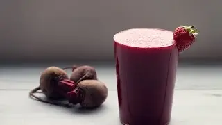 Beet and Strawberry Detox Smoothie | Slenderberry
