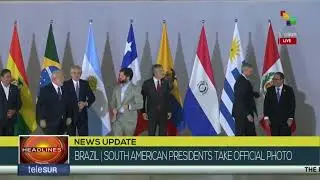 Latin American Presidents take the official photo of the summit
