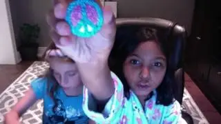 mess free glitter toy review