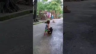 ma❤️ ki chair 🪑 ko gari 🚚 bana ke khel ra hi hai#ma#chair#gari#shorts