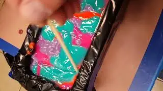 Making Psychedelic Feather Swirl Soap