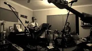 Living Dust jams Elwood Roads - Broken