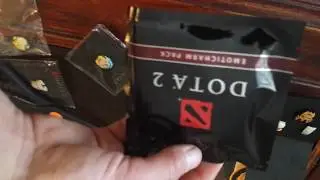 CS:GO Jacket and backpack unboxing.