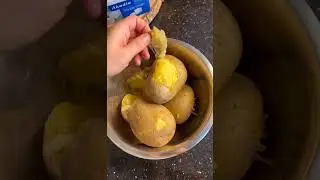 Pite te buta me patate dhe djath feta