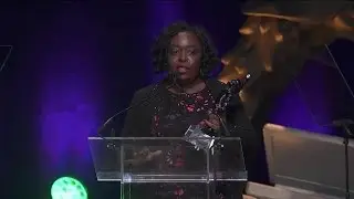 Kimberly Bryant Wins the Include Diversity Award at the 9th Annual Crunchies