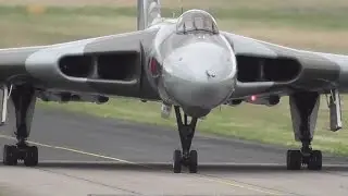 HOWL OF VULCAN XH558 BACK FROM SUNDERLAND AIR SHOW  @ DONCASTER AIRPORT UK)