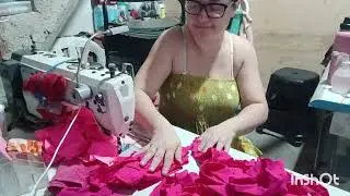 Bora cortar retalhos pros tapetes.