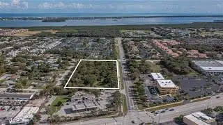670 8TH STREET, Vero Beach, FL Presented by Jeff Luther.