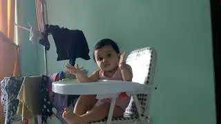 Clap your hands - Baby reaction