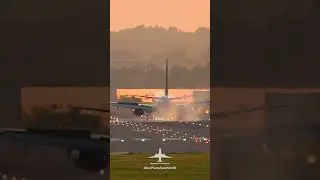 Boeing 737 Touchdown at Sunset | Ryanair #Boeing737 #touchdown , #ryanair