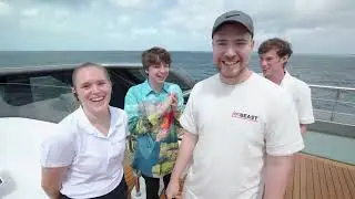 $1 vs $1,000,000,000 Yacht!hindi