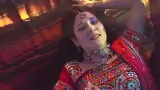 Choli me bomb #shortsviral #youtubeshorts #comedymovies #round2world